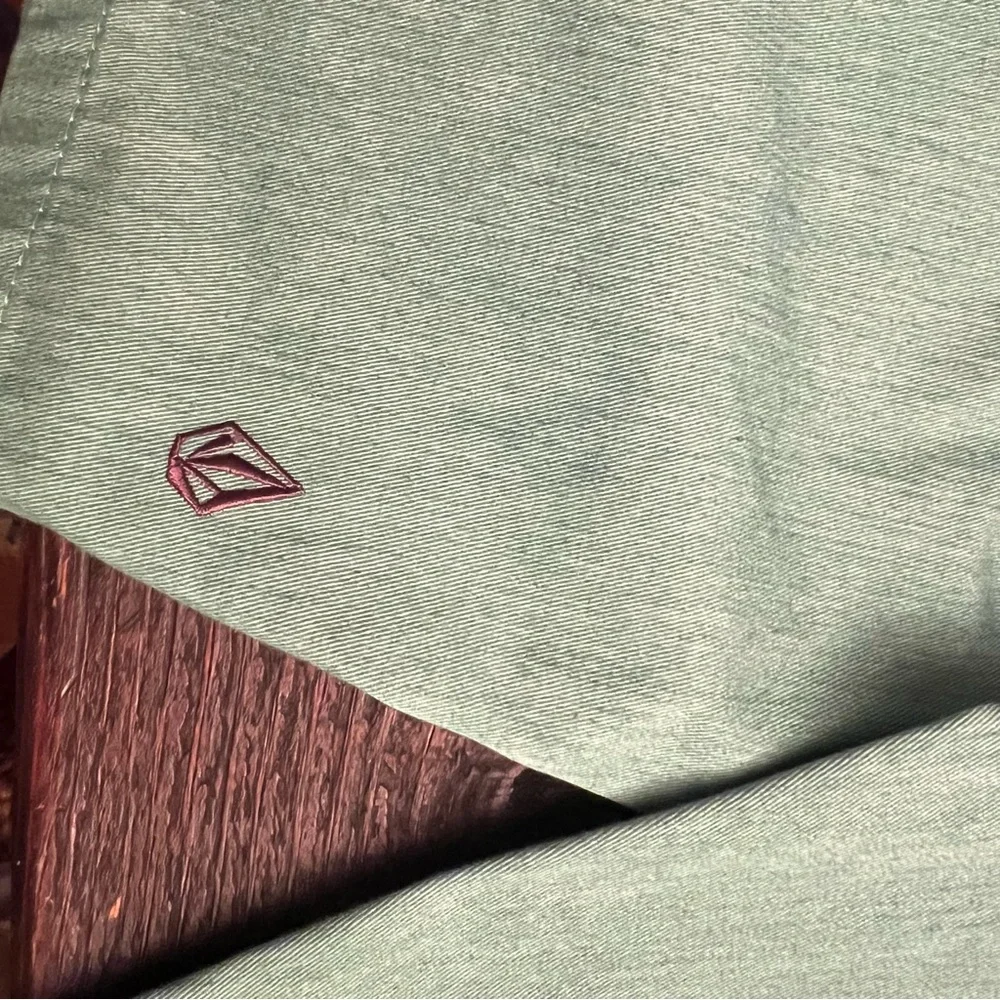 Volcom men’s shorts green size 38 - Picture 3 of 6